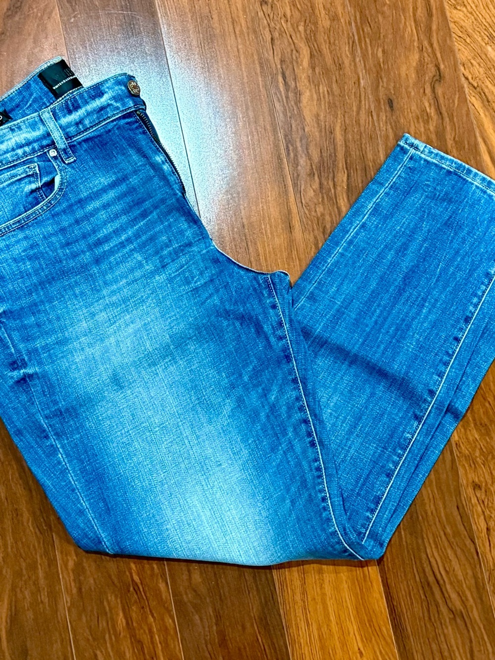 Women's WHBM mid-rise Girlfriend Everyday Soft denim jeans, size 12